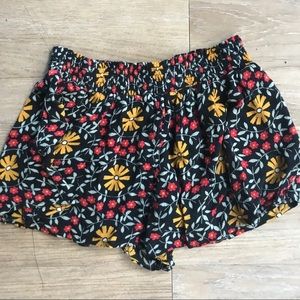 Float floral shorts
